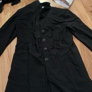 I’m selling a black jacket